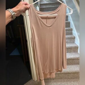 Sleeveless V-Neck tank small